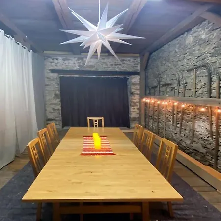 Komfortables Minus 5 Sterne Schloss Appartement