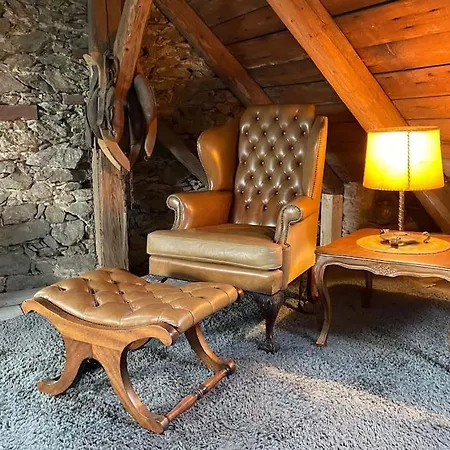 Komfortables Minus 5 Sterne Schloss Appartement
